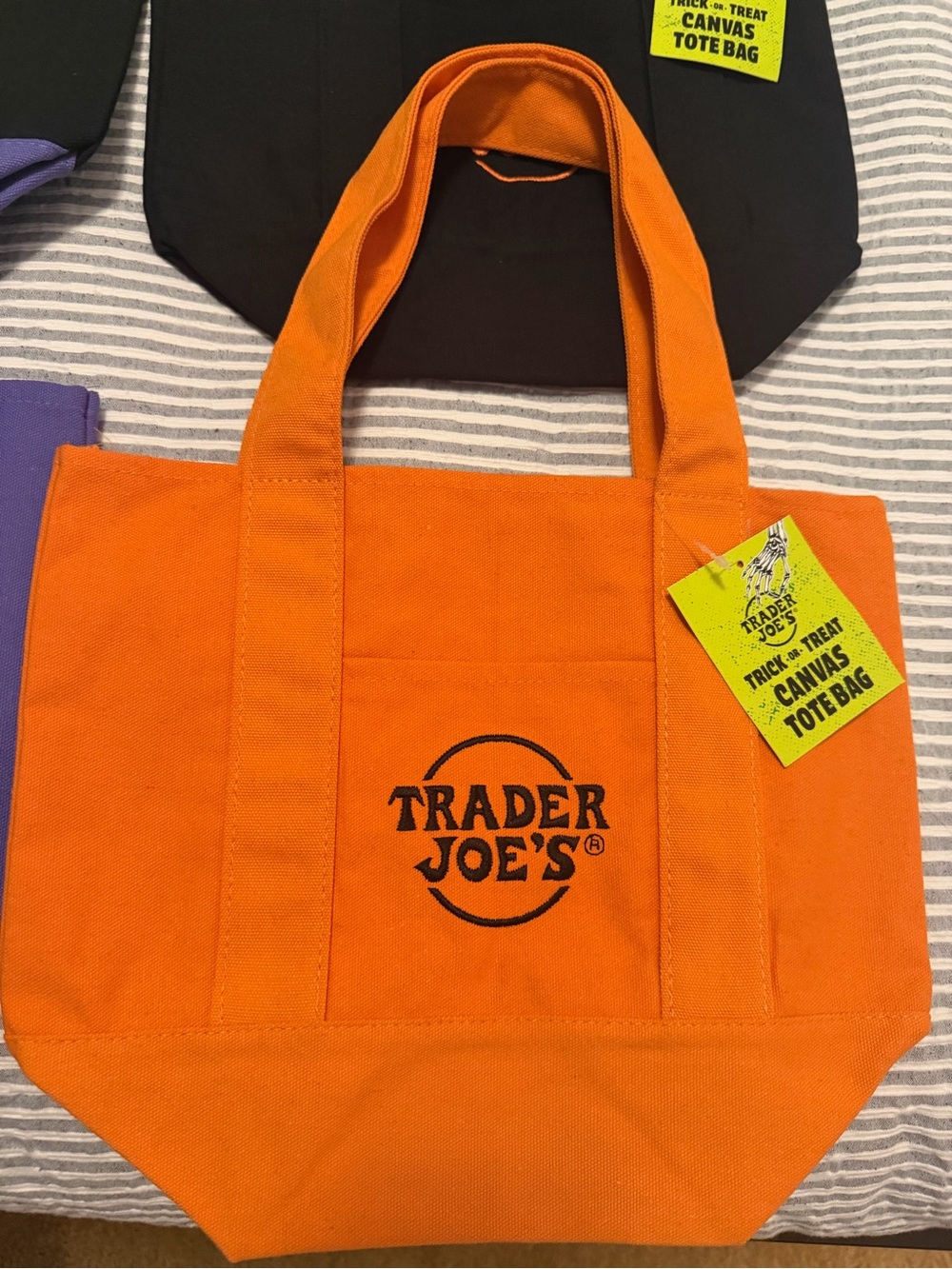 Complete set of 4 Trader Joe’s mini canvas Halloween bags (2025 release) - Picture 4 of 6